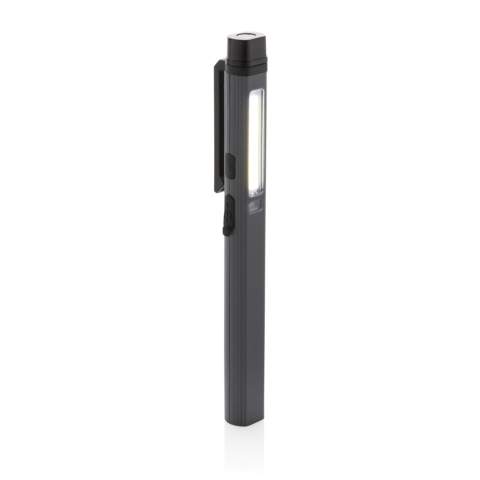 Zakformaat penlamp met superheldere COB, LED en blauw licht gemaakt van RCS-gecertificeerd gerecycled ABS-plastic. Totale gerecyclede inhoud: 33% op basis van het totale gewicht van het artikel. RCS-certificering garandeert een volledig gecertificeerde toeleveringsketen van de gerecyclede materialen. De penlamp maakt gebruik van een oplaadbare A-klasse 460 mAh lithiumbatterij, dus je hoeft de batterijen niet te vervangen. Gewoon opladen via je USB-poort. De penlamp wordt geleverd met 260 lumen COB, 80 lumen LED en blauw licht. Met 4 modi: COB, COB 50%, LED-licht en blauw licht. Met een clip aan de achterkant. Met type C-poort voor opladen. Gebruikstijd op één lading: 3 uur.<br /><br />Lightsource: COB LED<br />PVC free: true
