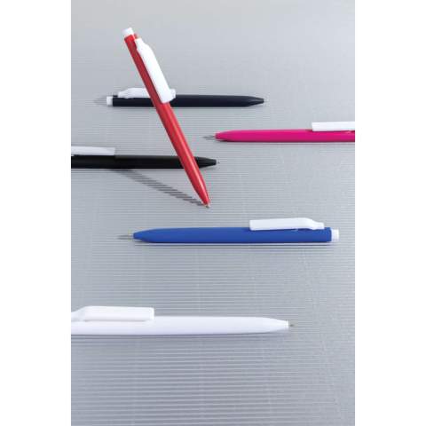 Der Vibe GRS-zertifizierte rABS-Kugelschreiber verfügt über ultra-gleitfähige Tinte mit niedriger Viskosität, die ein außergewöhnlich angenehmes Schreibgefühl garantiert. Die Tinte fließt mühelos und sorgt bei jedem Gebrauch für flüssige, luxuriöse Striche. Blauschreibung mit bis zu 800m Schreiblänge. Der Kugelschreiber besteht zu 55% aus recyceltem rABS.