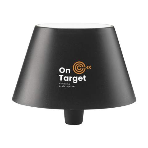 Lampe bouteille design et tendance rechargeable par USB de la marque Wooosh. Fabriqué à partir de plastique ABS recyclé, le bouchon donne une seconde vie aux bouteilles de vin ou de spiritueux vides en les transformant en une lampe de table unique. Une merveilleuse façon de préserver une bouteille spéciale tout en ajoutant une lumière d'ambiance à votre intérieur. La lampe s'insère facilement dans la bouteille et allie un design moderne à une fonctionnalité pratique. Grâce à la fonction de commande tactile, vous pouvez facilement allumer ou éteindre la lampe. Équipée de LED intégrées et d'une puissante batterie de 1200 mAh, cette lampe offre jusqu'à 4 heures de lumière d'ambiance après 2 heures de charge. Sans PVC. Convient aux goulots de bouteilles de 1,6 à 2,2 cm de diamètre. Entrée : 5V/1A. Comprend un câble de charge recyclé Type-C vers Type-C et un mode d'emploi. Certifié RCS. Matière recyclée totale : 32%. Emballage par pièce.