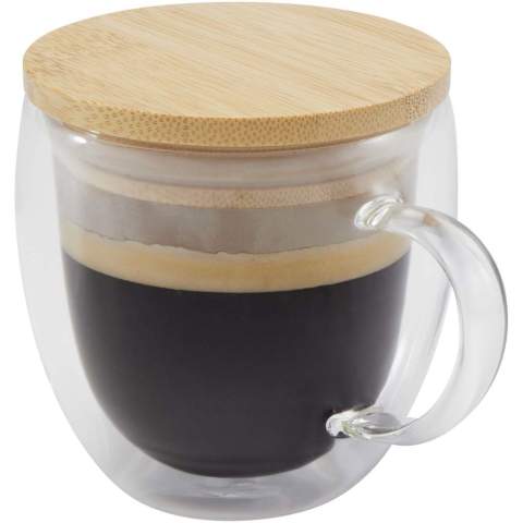 250 ml dubbelwandige glazen beker met isolatie, waardoor dranken langer warm blijven. Het meegeleverde bamboe deksel zorgt voor extra isolatie, helpt morsen te voorkomen en behoudt het aroma van de drank, waardoor het een praktische keuze is voor dagelijks gebruik.