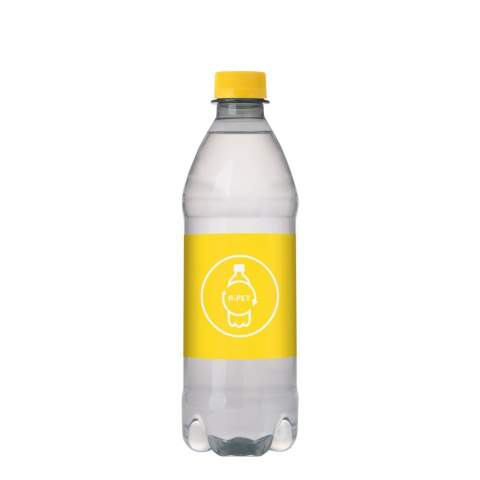 500 ml natuurlijk bronwater in een R-PET fles met draaidop. Kleur dop geel.
