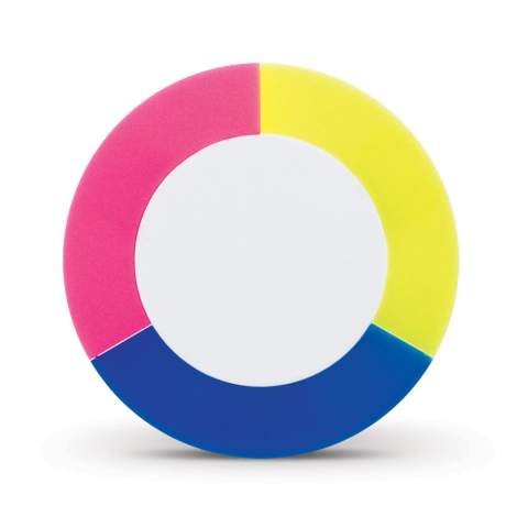Round Toppoint designed highlighter with three writing colours. Large printing surface on the white body. Printing also possible with digital print or with a doming.