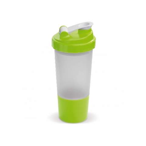 Deze Toppoint design shaker heeft alles wat je nodig hebt tijdens en na het sporten. De shaker beschikt over een opbergvakje voor sportsupplementen. De snap-on zeef zorgt ervoor dat de inhoud van de shaker goed wordt geshaked.