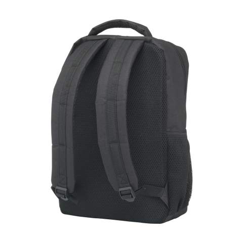 WoW! Rugzak van stevig 600D RPET polyester. Voorzien van een royaal compartiment met een stevige ritssluiting en een foam beschermvak voor het veilig vervoeren van een laptop tot 15,6 inch. Met een extra ritsvak aan de voorzijde en een handige draaglus. De verstelbare schouderriemen en rugzijde zijn voorzien van foam voor extra draagcomfort. De rugzijde is afgewerkt met mesh stof. GRS-gecertificeerd. Totaal gerecycled materiaal: 98%. Inhoud ca. 15 liter.