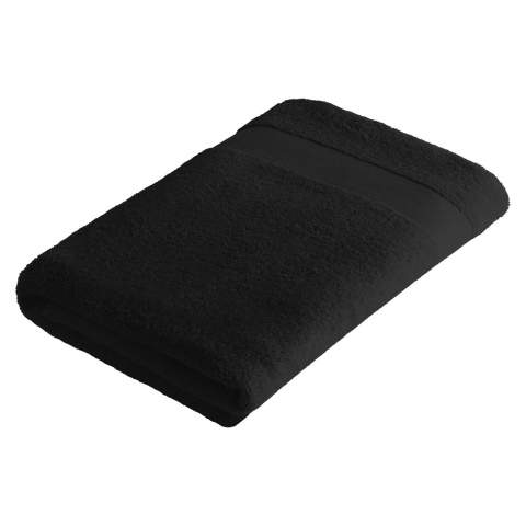 Are you looking for a sustainable corporate gift? This beautiful, high-quality 450-gram towel is made of 100% recycled cotton and therefore carries the Global Recycled Standard seal of approval. Fun fact! This recycled cotton is made from production waste. The towel can easily be branded with your logo or design and is available in several colours.