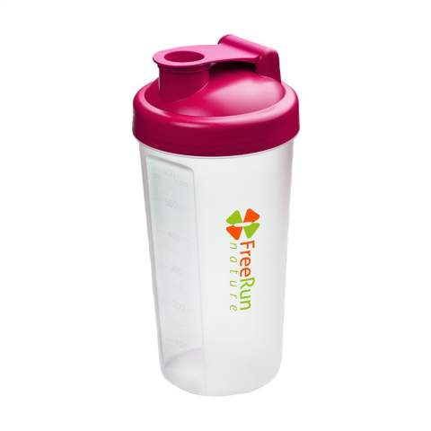 Functionele, transparante kunststof shake-beker voor het mixen van proteïnedranken. Met aanduiding van de inhoud (per 50 ml). De schroefdop is voorzien van een afsluitbare drinkopening.  Volledig demontabel, dus goed te reinigen. Food Approved. Inhoud 600 ml. Made in Germany.