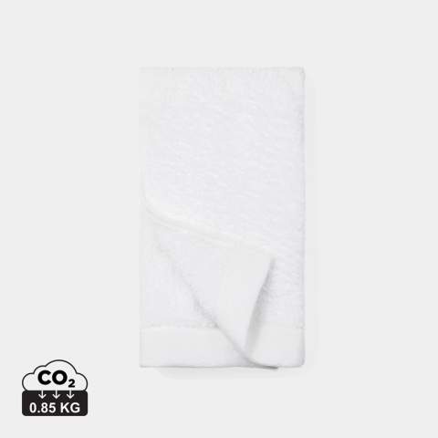Towel with 68% cotton and 32% lyocell. Lyocell is a natural fibre obtained from certified forests. The process is as energy and chemical efficient as is currently possible. This blend produces a cool, soft and durable fabric with a solid feel, and, on account of the lyocell blend, it has excellent absorbency. Produced in a colour scheme of earth tones in a variety of sizes.
