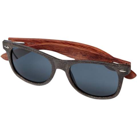 These retro-designed sunglasses are the ideal promotional giveaway during summer festivals, events or other sunny outdoor activities. The frame is made from a mix of plastic and coffee fibres, reducing the use of virgin plastics. The light and comfortable temples are also made from coffee fibres from sustainable, environmentally and socially responsible sources. This eyewear conforms to EN ISO 12312-1, has UV400 lenses which are rated as Category 3, making it the perfect choice for protection against bright sunlight.