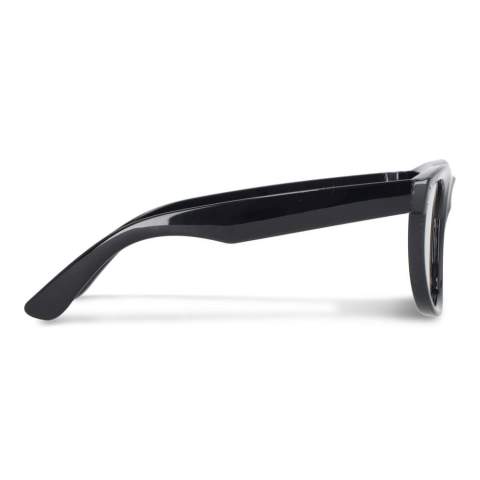 Bold and stylish, these sunglasses with UV400 protection are designed for modern adventurers. Featuring a durable R-PC frame and sleek lenses, they provide full UV protection while ensuring a comfortable and lightweight fit. A must-have accessory for sunny days.