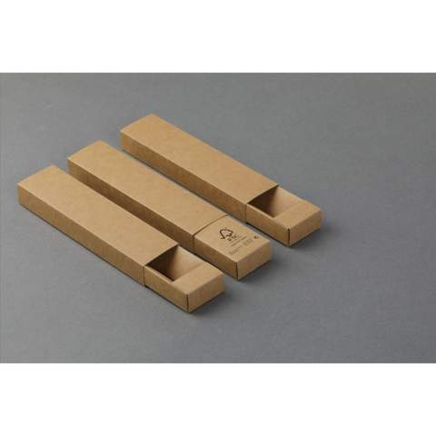 Stabile Box aus Kraftkarton. Eine zeitgemäße Geschenkverpackung und der ideale Schutz für sowohl (Öko-)Kugelschreiber als auch Touchscreen-Stifte und Druckbleistifte. Geeignet für 1 Schreibgerät.