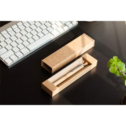 Stabile Box aus Kraftkarton. Eine zeitgemäße Geschenkverpackung und der ideale Schutz für sowohl (Öko-)Kugelschreiber als auch Touchscreen-Stifte und Druckbleistifte. Geeignet für 1 Schreibgerät.