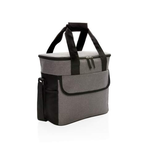 600D two-tone polyester large cooler bag can store up to 20 cans. With 2 mesh side pockets and 1 front pocket.