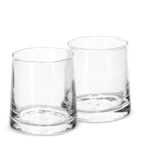 Das InSideOut Elin Glas-Set besteht aus 2 Gläsern von 270 ml, hergestellt aus Borosilikat, einem hitzebeständigen und sehr starken Glas. Das Design ist einfach, aber stilvoll, ohne Schnickschnack oder zusätzliche Ränder und daher perfekt mit anderen Geschirr oder Tischkultur zu kombinieren. Die Gläser werden in einer Geschenkbox geliefert, sind mikrowellengeeignet und können mit einer Gravur versehen werden.
