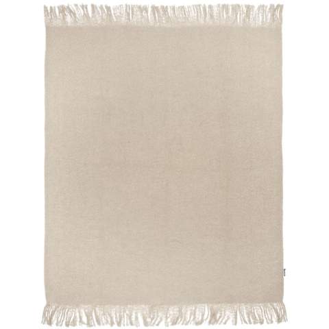 Ultrazachte GRS gerecyclede deken, omwikkeld met een 190T RPET-lint. Verpakt in een gerecyclede polybag. Lengte franjes: 10 cm aan elke kant. Afmetingen lint: 72 cm x 4 cm.