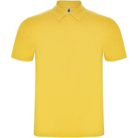 Short-sleeve polo shirt with 3-button placket and 1x1 ribbed collar. Reinforced covered seams in collar. Removable label. The model is 190 cm and is wearing size L.