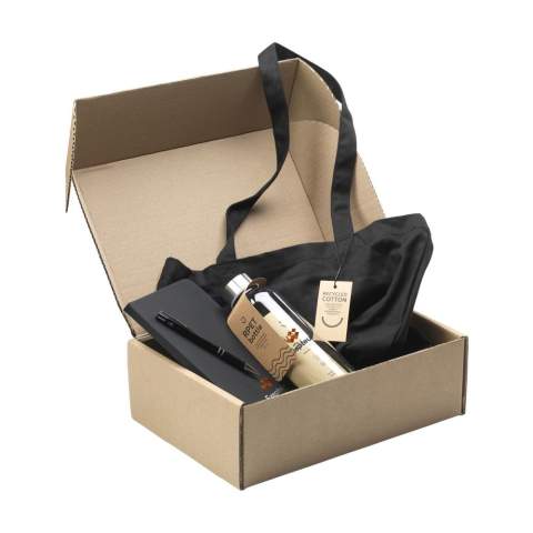 Un coffret cadeau parfait pour de nombreuses occasions différentes. Quelle que soit la célébration : accueillir un nouveau collègue, offrir un cadeau de fin d'année, témoigner votre appréciation aux collaborateurs, ou tout simplement renforcer vos relations professionnelles, vous laisserez un souvenir impérissable avec ce coffret cadeau. Dans ce coffret, vous trouverez les éléments suivants : • 4156.98 Recycled Canvas Bag Colour • 2326.01 Senga RPET Bottle 500 ml • 5810.98 Porta RPET Notebook A5 • 2317.9820 Ebony Recycled Alu.  Personnalisez ce coffret en imprimant un nom, une citation ou un logo sur chaque produit. Ces produits sont livrés sous forme de coffret dans une boîte cadeau kraft.