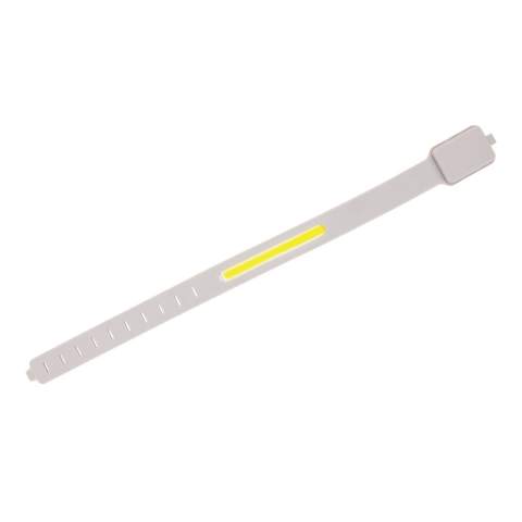Brassard LED rechargeable Lumi Sprint est idéale pour des courses nocturnes sûres. Avec son design élégant et son poids de seulement 39,6 grammes, cette lampe ultra-fine. Elle offre un éclairage puissant grâce à sa LED COB de 90 lumens et propose trois modes d'éclairage : blanc, rouge et blanc/rouge clignotant, pour une excellente visibilité. Conçue pour être durable et étanche (IPX4), elle résiste à la pluie et à la transpiration sans problème. Son boîtier est en plastique ABS recyclé certifié RCS. La norme RCS (Recycled Claim Standard) vérifie le contenu recyclé d'un produit tout au long de sa chaîne d'approvisionnement. Contenu recyclé total : 17 % du poids total de l'article. La batterie Li-Ion rechargeable de 400 mAh offre jusqu'à 2 heures d'autonomie et se recharge complètement en seulement 1,25 heure grâce au câble de charge USB-C en TPE recyclé certifié RCS inclus. Sans PVC . Livré dans un emballage FSC®.<br /><br />Lightsource: COB LED<br />PVC free: true