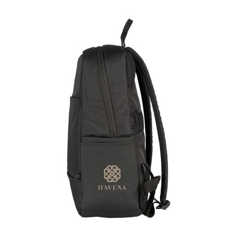 Sac à dos léger pour ordinateur portable de la marque italienne Tucano. Ce sac à dos moderne et compact est fabriqué à partir de plastique recyclé, dont 12 bouteilles en PET recyclées. Le compartiment spacieux est équipé d'une poche zippée en filet et d'un compartiment de rangement résistant aux chocs pour les ordinateurs portables jusqu'à 15,6 pouces ou MacBook Pro 16 pouces. La poche zippée à l'avant est équipée d'un organiseur pour cartes, téléphone et stylos. Entièrement rembourré. Les sangles rembourrées et réglables ainsi que le dos ergonomique assurent un confort supplémentaire. Avec une sangle pratique pour trolley et des poches latérales pour une bouteille et un parapluie. Un sac à dos pratique et fonctionnel pour le travail et les loisirs. Capacité env. 20 litres.