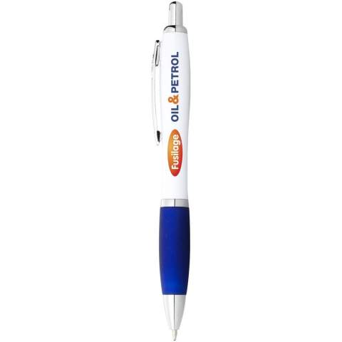 Puisque les gens écrivent presque tous les jours, il est essentiel d'utiliser un stylo fiable. Le stylo à bille Nash est l'un de ces stylos. Le stylo à bille est fabriqué en matière plastique ABS solide qui offre une longue durée de vie. Grâce au mécanisme de clic rapide, le stylo à bille est rapide à utiliser et a une prise en main souple, ce qui réduit toute tension sur la surface d'écriture. Le stylo à bille Nash est disponible dans différentes combinaisons de couleurs et offre de multiples possibilités d'application de logo. 