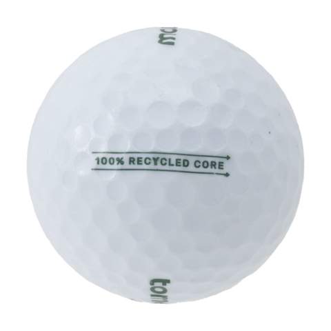 Balles de golf recyclées de qualité de la marque tomorrow golf. Ces balles de golf sont fabriquées à partir de balles de golf usagées. Elles ont un noyau 100% recyclé (polybutadiène) et une surface extérieure en Surlyn doux avec un motif panneau 352 Bee.      Plus de 420 millions de balles de golf sont perdues chaque année dans le monde. En les collectant et en les recyclant, la charge sur l'environnement est réduite.  Chaque balle permet d'économiser 39 grammes de caoutchouc neuf par rapport à un modèle traditionnel. Design européen. Fabriqué en Europe.   Emballé par 12 dans une boîte kraft. Le prix indiqué est par balle.