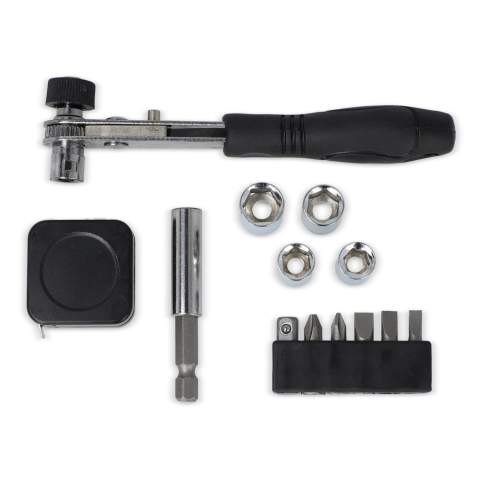 Ensemble d'outils pratiques de 13 pièces dans une boîte en bambou : 1 x clé à cliquet ; 1 x mètre ruban ; 4 x douilles 1/4 pouce ; 5 x embouts de tournevis 25mm ; 1 x ADP &amp; 1 x tournevis connecteur.
