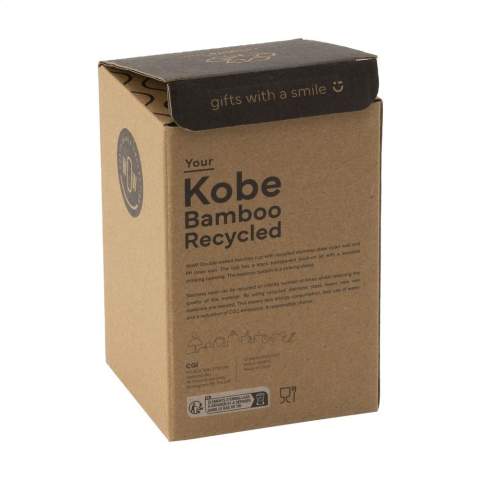 WoW! Dubbelwandige thermosbeker met een buitenwand van gerecycled RVS en PP binnenwand. De beker heeft een zwart transparante push-on deksel met afsluitbare drinkopening. Een opvallend mooi detail is de bamboe onderzijde met een dikte van 1,5 cm. Niet vaatwasserbestendig. RCS-gecertificeerd. Totaal gerecycled materiaal: 38%. Inhoud 350 ml.      RVS kan oneindig vaak gerecycled worden terwijl de kwaliteit van het materiaal behouden blijft. Door het gebruik van gerecycled RVS worden minder nieuwe grondstoffen gebruikt. Dit betekent minder energieverbruik, minder gebruik van water en reductie van de CO2-uitstoot. Per stuk in kraft doos.