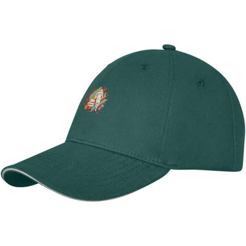 The Darton 6 panel sandwich cap features a pre-curved visor with a stylish sandwich design, offering not only classic aesthetics but also crucial sun protection. The embroidered eyelets ensure optimal ventilation, keeping you cool and composed during outdoor activities. With a head circumference of 58 cm, it promises a comfortable fit for various head sizes. The metal buckle closure allows for easy and secure adjustments. Made from 260 g/m² heavy brushed cotton twill. The ideal accessory for casual outings or outdoor activities.