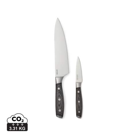 Set of one chef’s knife and one paring knife. The knives are made of X50CrMoV15 German steel with a Pakkawood handle. The easy-grip handle and superb balance in the blade makes the knife comfortable and easy to work with. Chef's knife: 20 cm blade. Paring knife: 8 cm blade.
