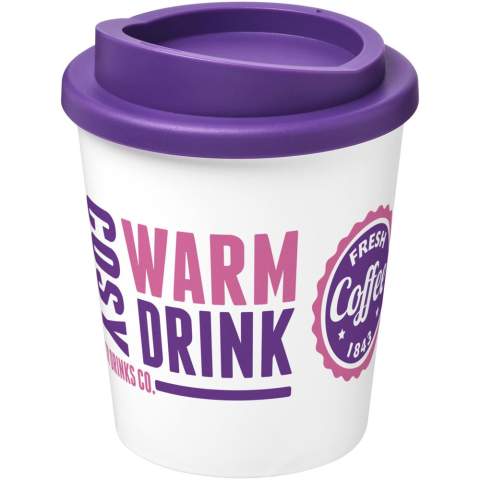 Compacte, dubbelwandige geïsoleerde beker met draaideksel. Past onder de meeste koffiezetapparaten. Volume 250 ml. Mix en match kleuren om je perfecte mok te creëren. Gemaakt in het Verenigd Koninkrijk. Verpakt in een gerecyclede PE plastic zak. BPA-vrij. Voldoet aan EN12875-1, is vaatwasmachine- en magnetronbestendig.