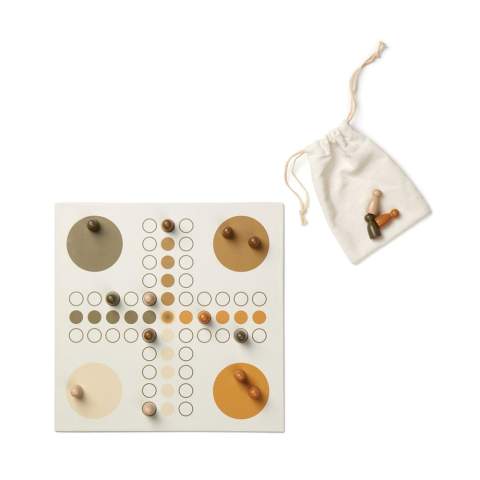 Coffret de jeux - l'expérience de jeu 3 en 1. Comprend trois jeux classiques : le jeu Yacht, Ludo et Tic-Tac-Toe, tous élégamment emballés dans une boîte. Que vous cherchiez à passer du temps de qualité en famille ou à recevoir des amis, cette collection est parfaite pour une soirée amusante. Préparez-vous pour des heures de divertissement et de compétition amicale avec la boîte de collection de jeux !