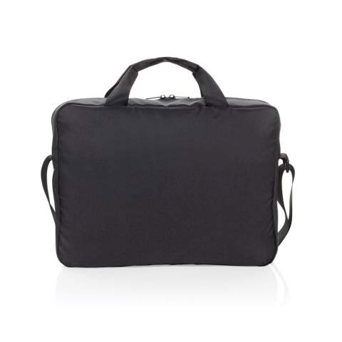 Mit der Swiss Peak Aware™ RPET Essential 15.6" Laptop Tasche tragen Sie Ihre Technik mit Stil. Diese elegante Tasche aus 100 % rPET verfügt über ein Hauptfach mit einem speziellen Laptopfach, in das moderne 15,6-Zoll-Laptops sicher passen. Die Tasche hat außerdem eine Reißverschlusstasche auf der Vorderseite für Zubehör, zwei Tragegriffe und einen abnehmbaren, verstellbaren Schultergurt (120cm) mit Schnallen für einfaches Tragen. Das Swiss Peak-Logo auf der Vorderseite verleiht dem funktionalen Design einen Hauch von Eleganz. Hergestellt aus recyceltem Polyester, das mit dem AWARE™-Tracer versehen ist. 2% des Erlöses jedes verkauften Produkts mit AWARE™ wird an Water.org gespendet. PVC-frei.<br /><br />FitsLaptopTabletSizeInches: 15.6<br />PVC free: true