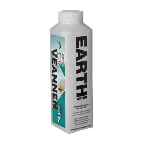 500 ml natural spring water in an FSC certified cardboard bottle with 100% vegetable cap. This packaging consists of 88% vegetable material. Colour white.
