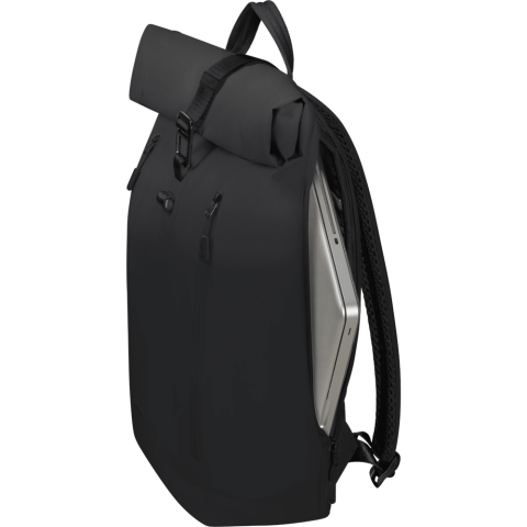Ontdek Coatify Biz, de perfecte unisex rugzak met waterafstotende coating voor de moderne pendelaar. Kies voor het strakke afgeronde design of de rolltop uitvoering. Het zachte kleurenpalet is helemaal on-trend en de meerdere vakken helpen je al jouw spullen georganiseerd mee te nemen. Maak je klaar om in stijl te vergaderen of de stad te verkennen met Coatify Biz.