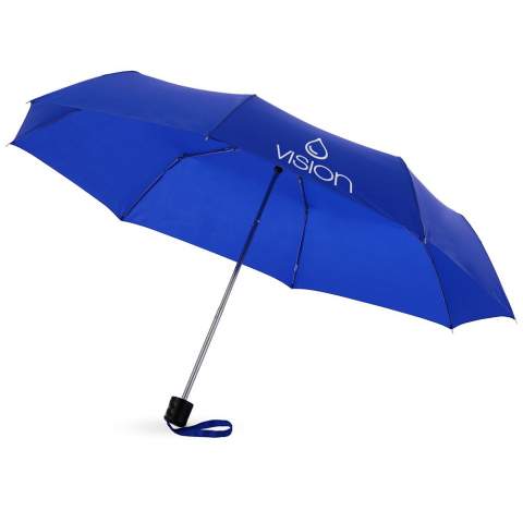 Der faltbare Regenschirm Ida 21,5" ist klein und kompakt, schützt aber hervorragend vor Regen. Durch das manuelle Schiebesystem lässt sich der Schirm leicht öffnen und schließen. Außerdem verfügt der Schirm über ein stabiles Metallgestell, Metallrippen und einen griffigen Kunststoffgriff. Dank seiner Größe passt er zusammengeklappt perfekt in eine (Hand-)Tasche. Der Ida-Regenschirm ist aus strapazierfähigem Polyester gefertigt, eignet sich für mehrere Druckoptionen und wird mit einer Tasche zur einfachen Aufbewahrung geliefert. 