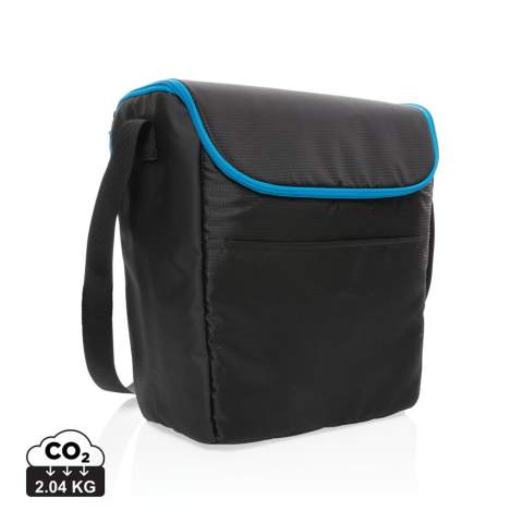 Sac isotherme. Ouverture large. Forme compact et cubique. Poignées robustes pour un transport facile et une poche extérieure sur le devant. Peut contenir jusqu'à 20 canettes. Extérieur en ribstop et tarpaulin, intérieur 100% PEVA.