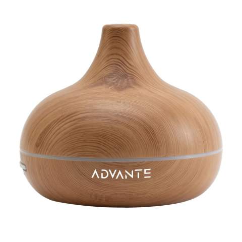 Créez une atmosphère apaisante dans votre maison ou votre bureau avec ce Grundig Aroma Diffuser LED. Ce diffuseur en ABS avec une impression bois attrayante répand des parfums et humidifie l'air pour un environnement frais et relaxant. Convient aux huiles essentielles (non incluses). Doté d'une lumière LED à 7 couleurs, d'une timer et d'une capacité de 350 ml. Entrée Type-C 5V/1A. Comprend un câble USB-A/USB-C (150 cm) et un mode d'emploi. Par pièce dans une boîte kraft certifiée FSC®.