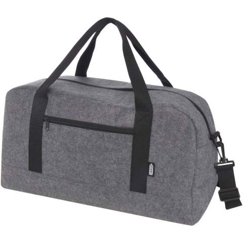Multifunctionele duffel bag gemaakt van zacht en duurzaam hoogwaardig GRS gecertificeerd gerecycled vilt. Met een groot hoofdvak, een voorvak met rits, een zijvak, afneembare en verstelbare schouderbanden en comfortabele katoenen handgrepen om de tas op verschillende manieren te dragen. Uitgerust met kleine voetjes/noppen aan de onderkant van de tas, waardoor deze iets van de grond af staat. Zo komt er geen vuil of vocht in contact met de tas. Inhoud: 35 liter.