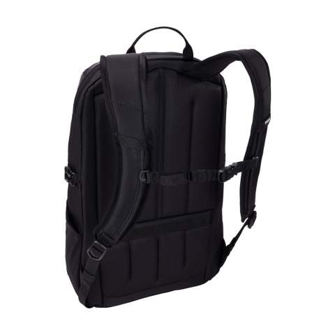 Schlanker und stilvoller Rucksack aus robustem bluesign®-zertifiziertem 400D-Nylon der Marke Thule. Mit 2 Kompartimenten bietet er viel Stauraum und Taschen, um all Ihre Sachen zu organisieren. Mit schützenden Fächern für einen Laptop bis zu 15,6 Zoll und ein Tablet bis zu 10,5 Zoll. Innenfächer zur Aufbewahrung von Kleinteilen und Stiften. Zusätzliche Reißverschlusstasche auf der Vorderseite und eine elastische Netztasche an der Seite für die Mitnahme einer Trinkflasche. Mit verschiedenen Extras und einem Gepäckriemen für den Transport auf einem Trolley. Die verstellbaren Schulterriemen und das Rückenteil mit Luftstromkanal sind mit Schaumstoff und atmungsaktivem Netzgewebe ausgestattet und garantieren einen hervorragenden Tragekomfort. Ausgestattet mit verstellbarem Brustgurt, YKK-Reißverschlüssen und völlig gefüttert. Entwickelt für Arbeit und Freizeit. Fassungsvermögen ca. 21 Liter.