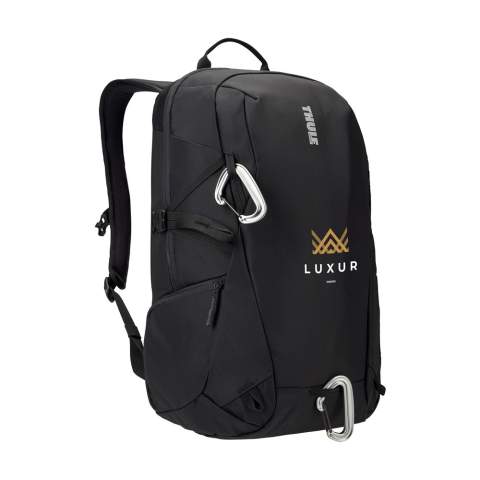 Schlanker und stilvoller Rucksack aus robustem bluesign®-zertifiziertem 400D-Nylon der Marke Thule. Mit 2 Kompartimenten bietet er viel Stauraum und Taschen, um all Ihre Sachen zu organisieren. Mit schützenden Fächern für einen Laptop bis zu 15,6 Zoll und ein Tablet bis zu 10,5 Zoll. Innenfächer zur Aufbewahrung von Kleinteilen und Stiften. Zusätzliche Reißverschlusstasche auf der Vorderseite und eine elastische Netztasche an der Seite für die Mitnahme einer Trinkflasche. Mit verschiedenen Extras und einem Gepäckriemen für den Transport auf einem Trolley. Die verstellbaren Schulterriemen und das Rückenteil mit Luftstromkanal sind mit Schaumstoff und atmungsaktivem Netzgewebe ausgestattet und garantieren einen hervorragenden Tragekomfort. Ausgestattet mit verstellbarem Brustgurt, YKK-Reißverschlüssen und völlig gefüttert. Entwickelt für Arbeit und Freizeit. Fassungsvermögen ca. 21 Liter.