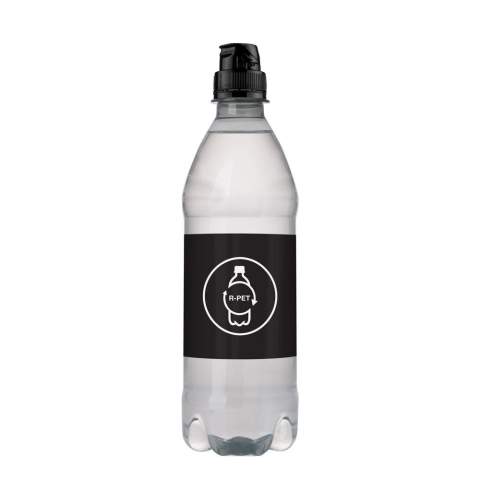 500 ml natuurlijk bronwater in een gladde R-PET fles met sportdop. Kleur dop zwart.