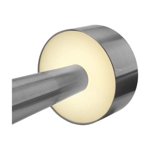 Lampe de table rechargeable de la marque Wooosh. Cette lampe au design contemporain est fabriquée en métal et en ABS recyclé. Cette lampe élégante dégage du caractère et s'intègre sans effort dans n'importe quelle pièce, à l'intérieur comme à l'extérieur. Une légère pression sur l'interrupteur tactile situé sur le dessus permet de passer facilement d'une lumière d'ambiance à une lumière bleue ou blanche. Vous réglez la luminosité d'une simple pression. Après un temps de charge de 2 heures, vous bénéficiez de 12 heures d'éclairage. Entrée : 5V/1A. Une batterie intégrée de 1200 mAh, un câble de charge USB-C et un mode d'emploi inclus. Certifié RCS. Matière recyclée totale : 11%. Emballage par pièce.