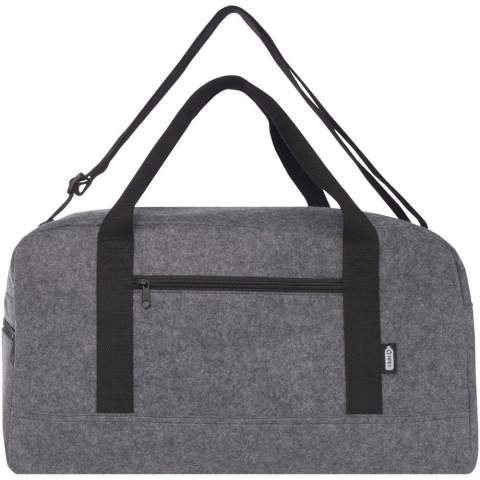 Multifunctionele duffel bag gemaakt van zacht en duurzaam hoogwaardig GRS gecertificeerd gerecycled vilt. Met een groot hoofdvak, een voorvak met rits, een zijvak, afneembare en verstelbare schouderbanden en comfortabele katoenen handgrepen om de tas op verschillende manieren te dragen. Uitgerust met kleine voetjes/noppen aan de onderkant van de tas, waardoor deze iets van de grond af staat. Zo komt er geen vuil of vocht in contact met de tas. Inhoud: 35 liter.