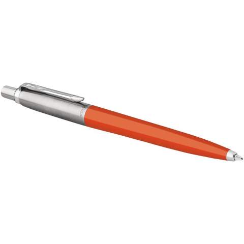 Der berühmte Stift von Parker, der Jotter, ist die bevorzugte Wahl für aktive Schreiber, die ihre Stifte überall brauchen. Jetzt gibt es dieses kultige Geschenk in einer lustigen Parker Cracker-Geschenkbox. Wird mit einer patentierten QuickFlow-Ersatz-Kugelschreibermine geliefert. Exklusives Design. 