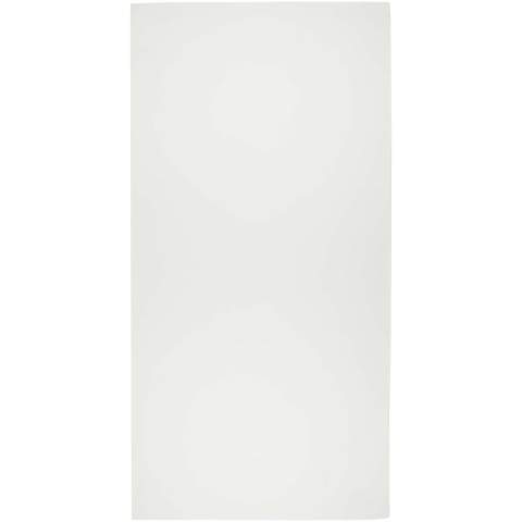 La serviette de bain Lucas en RPET est fabriquée à partir de 100 % de polyester recyclé, offrant une surface douce et absorbante idéale pour l'entraînement ou les activités de plein air. Avec un poids de 140 g/m², elle offre un équilibre entre durabilité et légèreté. La serviette est munie d'un cordon en plastique pratique pour fixer la serviette et la pochette, ce qui la rend facile à transporter et à ranger. Livrée avec une pochette non tissée (16 x 21 cm), également en polyester 100 % recyclé. Dimensions du torchon : 70 x 140 cm.
