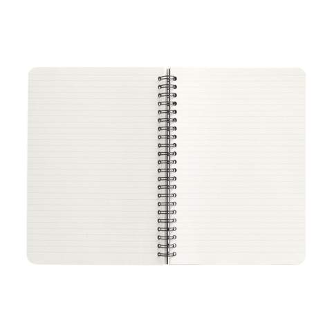 WoW! Ein A5-Notizbuch mit einem Einband aus Kaffeesatz. Es riecht sogar nach Kaffee. Nach dem Aufbrühen von Kaffee bleibt Kaffeesatz zurück. Daraus besteht dieses Produkt. Kaffeesatz ist ein organisches Material und von Natur aus biologisch abbaubar. Dieses Notizbuch eignet sich perfekt, um sich bei wichtigen Gesprächen Notizen zu machen und um brillante Eingebungen festzuhalten. Dank der praktischen Wire-O-Bindung lassen sich die Seiten vollständig umblättern. Das erleichtert das Schreiben, ohne dass das Buch ständig zuklappt. Die 80 Blatt/160 Seiten liniertes Papier (80 g/m²) in diesem Notizbuch sind zu 100% recycelt.