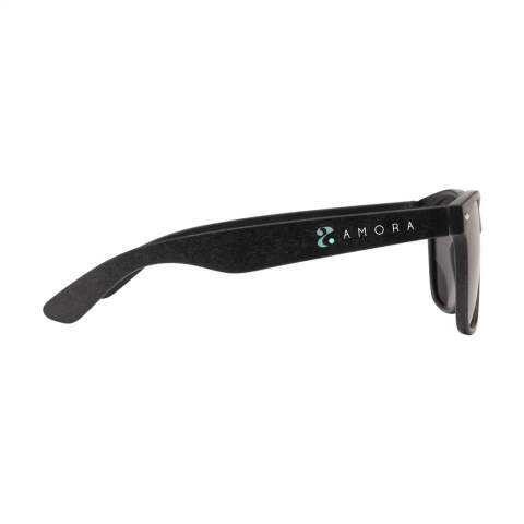 Eco-vriendelijke zonnebril. Het frame is gemaakt van biologisch afbreekbare tarwestro-vezels en PP. Met UV 400 bescherming (volgens Europese normen).