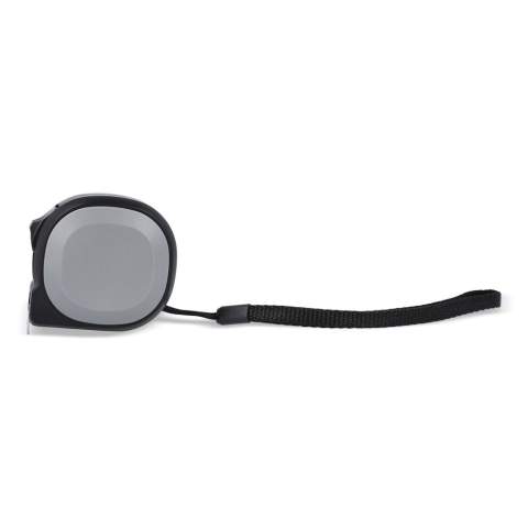 Ruban à mesurer durable de 5 m en ABS recyclé, avec une largeur de ruban de 19 mm et une rigidité allant jusqu'à 1,7 mètre. Surface plane, idéale pour la personnalisation. Conforme aux normes MID II de la CEE pour des mesures précises.
