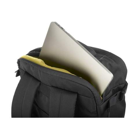 Handbagage rugzak van het Italiaanse merk Tucano. Deze rugzak voldoet aan de afmetingseisen van alle lowcost luchtvaartmaatschappijen. De rugzak is gemaakt van materialen geproduceerd uit gerecycled kunststof, waaronder 24 gerecyclede PET-flessen. Het hoofdvak is groot en ruim, ideaal voor kleding en accessoires. De ritssluiting is voorzien van afsluitbare ritstrekkers, zodat je het hoofdvak kunt afsluiten met elk hangslot (exclusief) dat hiervoor geschikt is. Bovendien beschikt de rugzak over een interne AirTag-houder. Het gewatteerde, stootbestendige achtervak is geschikt voor het vervoeren laptops tot 15,6" of MacBook Pro 16". Compleet gevoerd. De verstelbare, gewatteerde schouderbanden en de gewatteerde rugzijde zorgen voor extra draagcomfort. Met handige trolleyriem en extra ritsvak aan de achterzijde, ideaal voor het opbergen van persoonlijke documenten. Geniet van perfecte draagbaarheid met twee handvatten, één aan de bovenkant en één aan de zijkant. Deze rugzak is speciaal ontworpen voor alle lowcost luchtvaartmaatschappijen en is daarmee de perfecte reisgenoot tijdens vliegreizen. Inhoud ca. 23 liter.