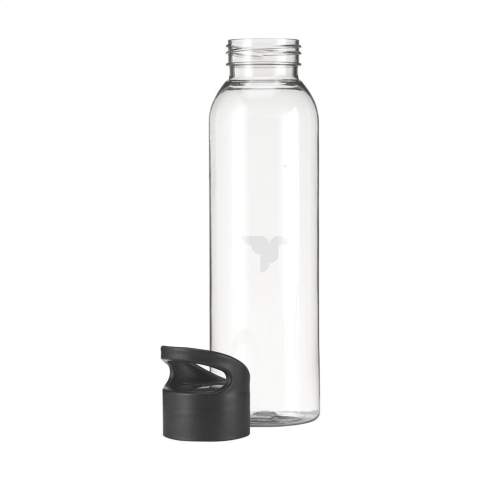 WoW! Luxe waterfles van helder RPET. Met praktische, kunststof schroefdop. Llekvrij en herbruikbaar. Niet vaatwasserbestendig. Inhoud 650 ml. GRS-gecertificeerd. Totaal gerecycled materiaal: 83%.