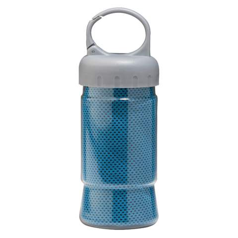 Handdoek voor tijdens het sporten. Deze handdoek met het formaat van 300x900mm droogt snel en helpt met het verwijderen van zweet en vuil op het lichaam of apparaten. Verpakt in een herbruikbare fles.